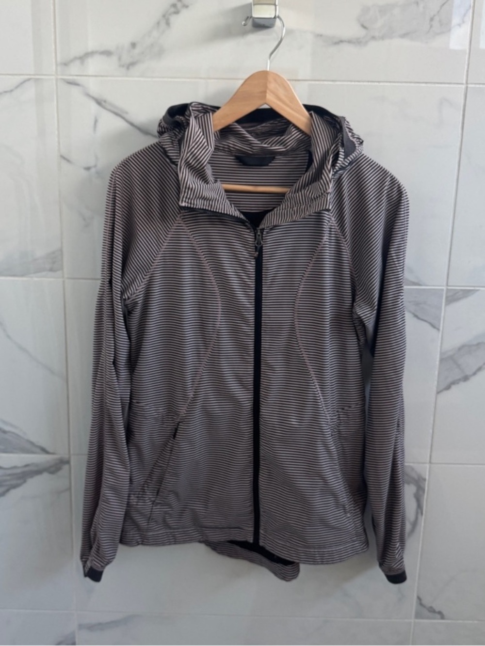 Lululemon Go The Distance Jacket - Picture 8 of 10